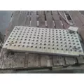 INTERNATIONAL 9400I DECK (CATWALK) STEP thumbnail 2