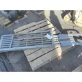 INTERNATIONAL 9670 1981-1988 GRILLE thumbnail 2