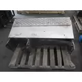 INTERNATIONAL 9900I BATTERY BOX thumbnail 3