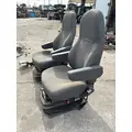 INTERNATIONAL LF687 Seat, Front thumbnail 2