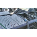 INTERNATIONAL LONESTAR DECK (CATWALK) STEP thumbnail 2