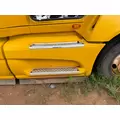 INTERNATIONAL LT625 Side Fairing thumbnail 2