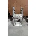 INTERNATIONAL LT625 Step thumbnail 1