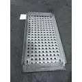 INTERNATIONAL PROSTAR 122 DECK (CATWALK) STEP thumbnail 3