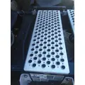 KENWORTH T680 DECK (CATWALK) STEP thumbnail 1