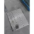 KENWORTH T680 DECK (CATWALK) STEP thumbnail 1