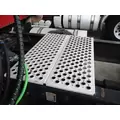 KENWORTH T680 STEP, DECK (CATWALK) thumbnail 1