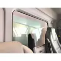 Kenworth T880 Back Glass thumbnail 3
