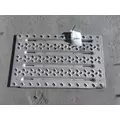 MACK CXU612 DECK (CATWALK) STEP thumbnail 1