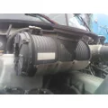 MACK CXU613 AIR CLEANER thumbnail 1