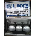MACK CXU613 BATTERY BOX thumbnail 2