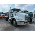 MACK CXU613 Complete Vehicle thumbnail 1