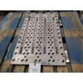 MACK CXU613 DECK (CATWALK) STEP thumbnail 1