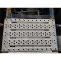 MACK CXU613 DECK (CATWALK) STEP thumbnail 1