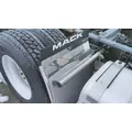 MACK CXU613 FENDER, QUARTERHALF REAR thumbnail 1