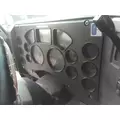 MACK CXU613 GAUGE CLUSTER thumbnail 1