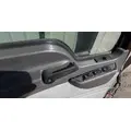 MACK CXU633T Door Assembly, Front thumbnail 5