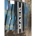 MACK LEU613 Grille thumbnail 3