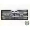 MACK MRU613 8231 radiator grille thumbnail 1