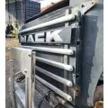 Mack 700 Grille thumbnail 1
