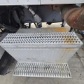 PETERBILT 385 Battery Box thumbnail 7