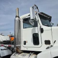 PETERBILT 385 Cab thumbnail 3