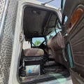 PETERBILT 385 Cab thumbnail 6