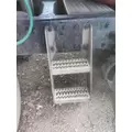 PETERBILT 387 DECK (CATWALK) STEP thumbnail 1
