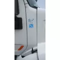 PETERBILT 579 COWL thumbnail 1