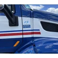 PETERBILT 579 COWL thumbnail 1