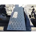 PETERBILT 579 DECK (CATWALK) STEP thumbnail 1