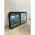 PETERBILT 579 Windshield Glass thumbnail 1