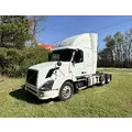 VOLVO TRUCK VNL Complete Vehicle thumbnail 2