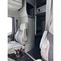 VOLVO VNL 670 Vehicle For Sale thumbnail 5
