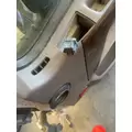 VOLVO VNL670 Door Assembly, Front thumbnail 8