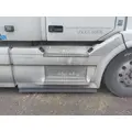 VOLVO VNL CAB SKIRTSIDE FAIRING thumbnail 1