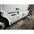 VOLVO VNL CAB SKIRTSIDE FAIRING thumbnail 2