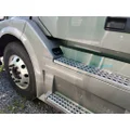 VOLVO VNL CAB SKIRTSIDE FAIRING thumbnail 2