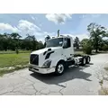 VOLVO VNL Complete Vehicle thumbnail 1