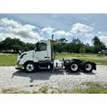 VOLVO VNL Complete Vehicle thumbnail 2