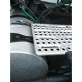 VOLVO VNL DECK (CATWALK) STEP thumbnail 1