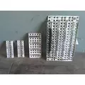 VOLVO VNL DECK (CATWALK) STEP thumbnail 2