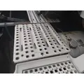 VOLVO VNL DECK (CATWALK) STEP thumbnail 1
