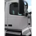 VOLVO VNL DOOR ASSEMBLY, FRONT thumbnail 1