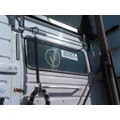 VOLVO VNL GLASS, BACK thumbnail 1