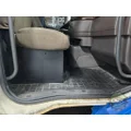 VOLVO VNM 200 Cab thumbnail 17