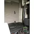 VOLVO VNM 8102 cab, complete thumbnail 14