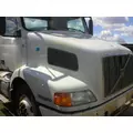 VOLVO VNM Hood thumbnail 3