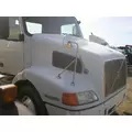 VOLVO VNM Hood thumbnail 4