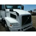 VOLVO VNM Hood thumbnail 4